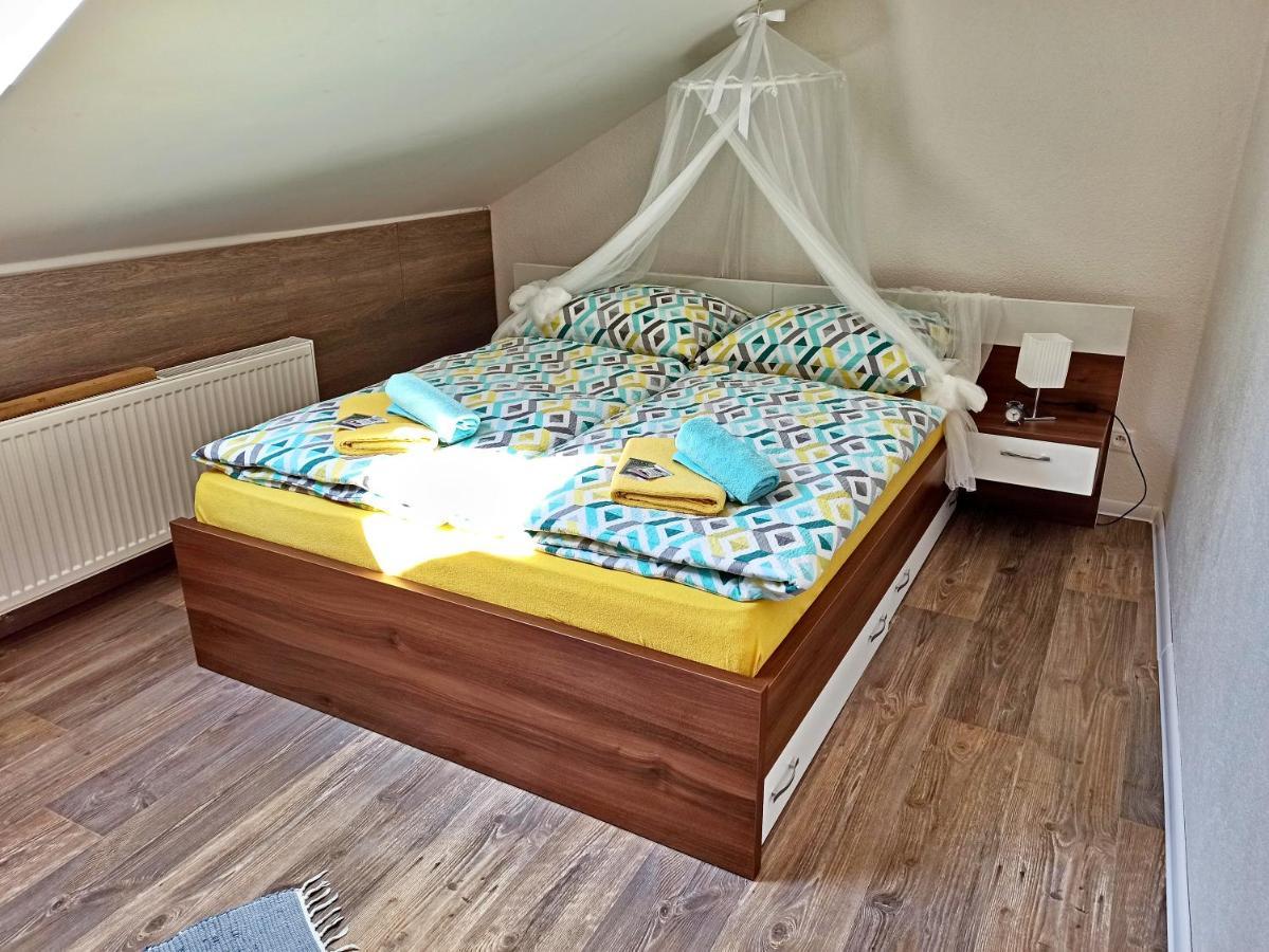 Shiny Star Apartmán Spišská Nová Ves Esterno foto